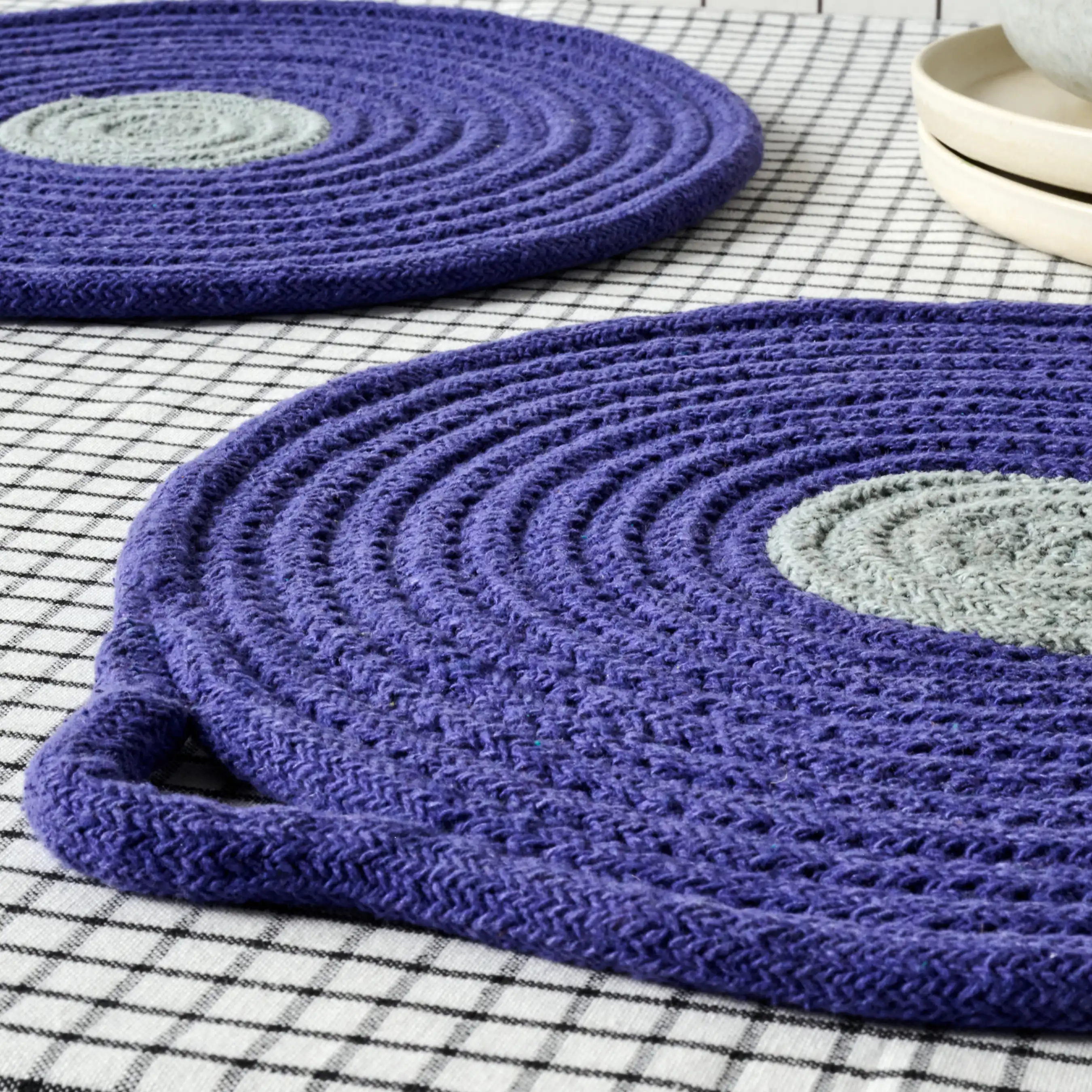 Penn Set of 4 Round Placemats | Cobalt Blue & White - Image 2