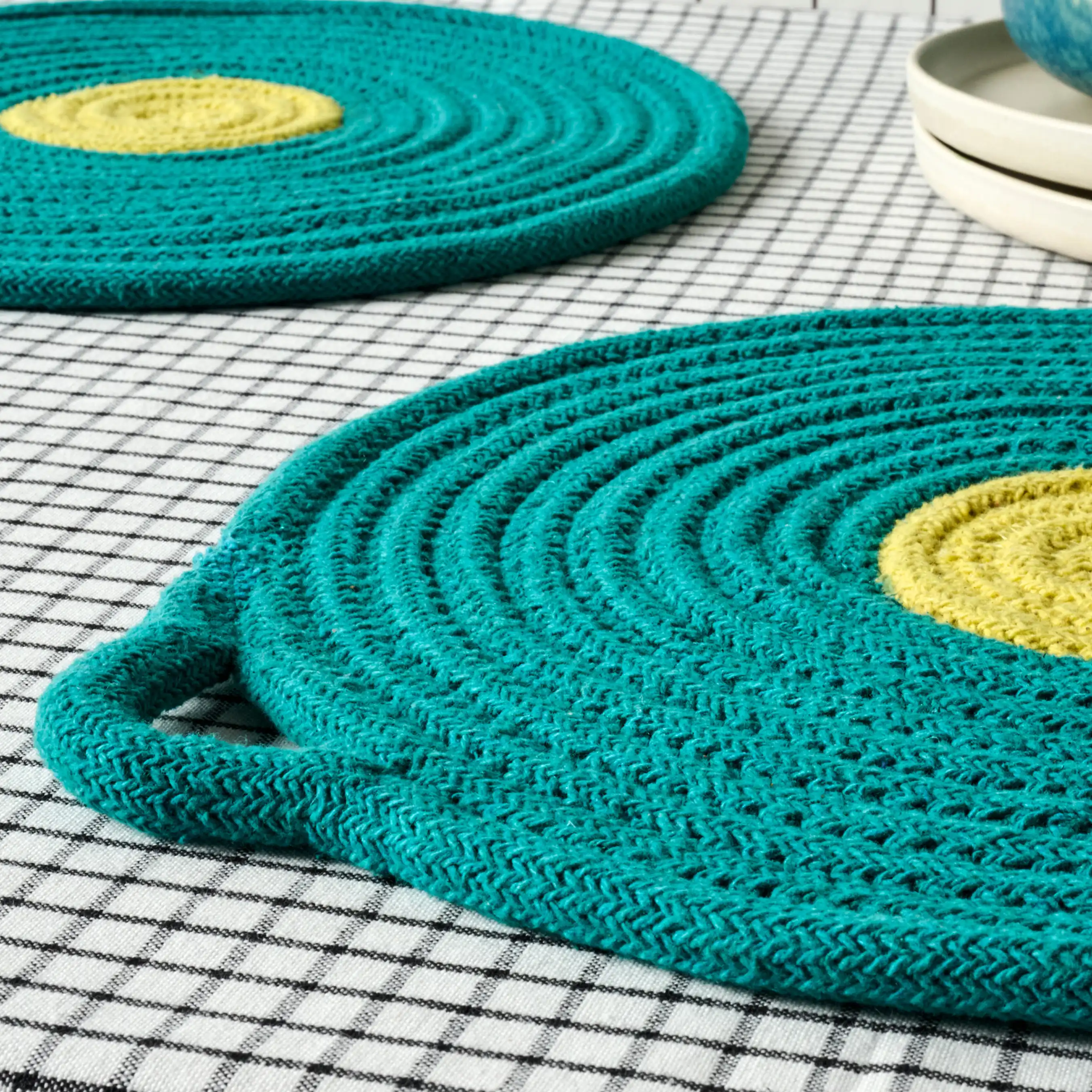 Penn Set of 4 Round Placemats | Green & Yellow - Image 2