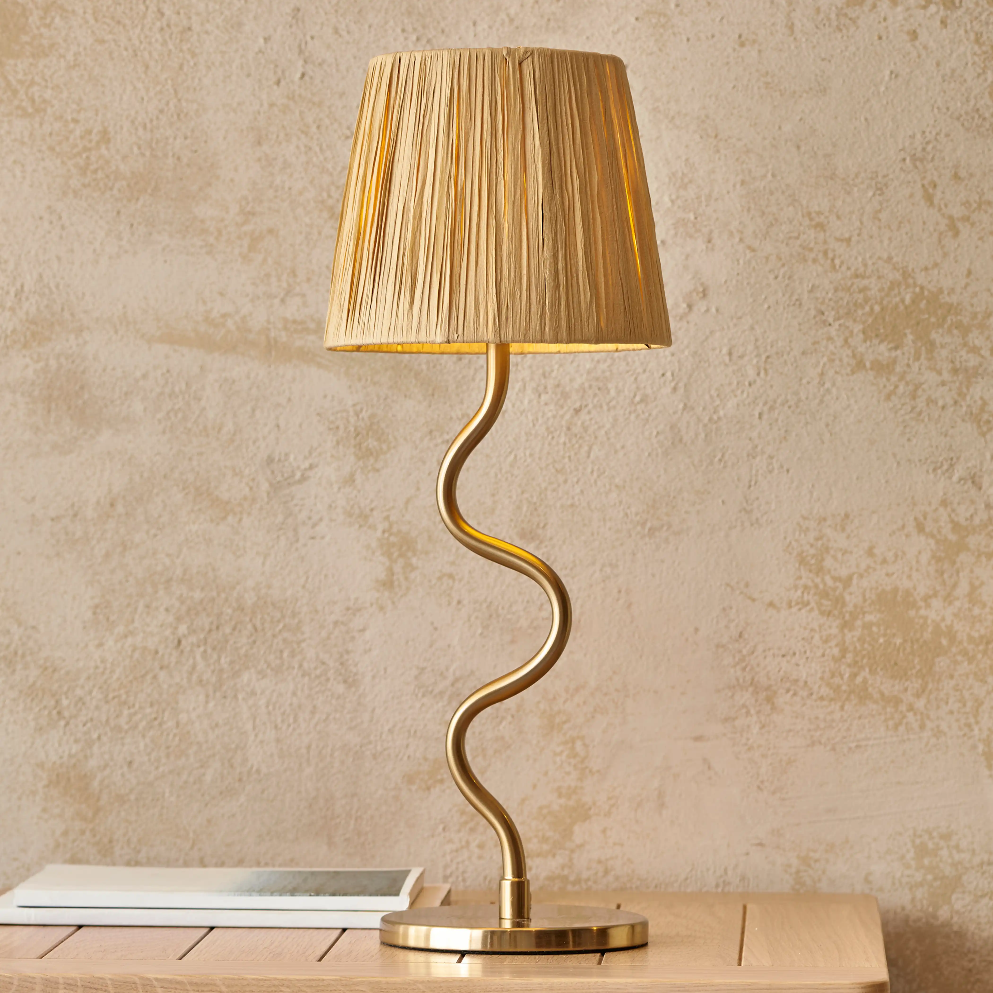 Davis Table Lamp | Natural Raffia & Brass - Image 3