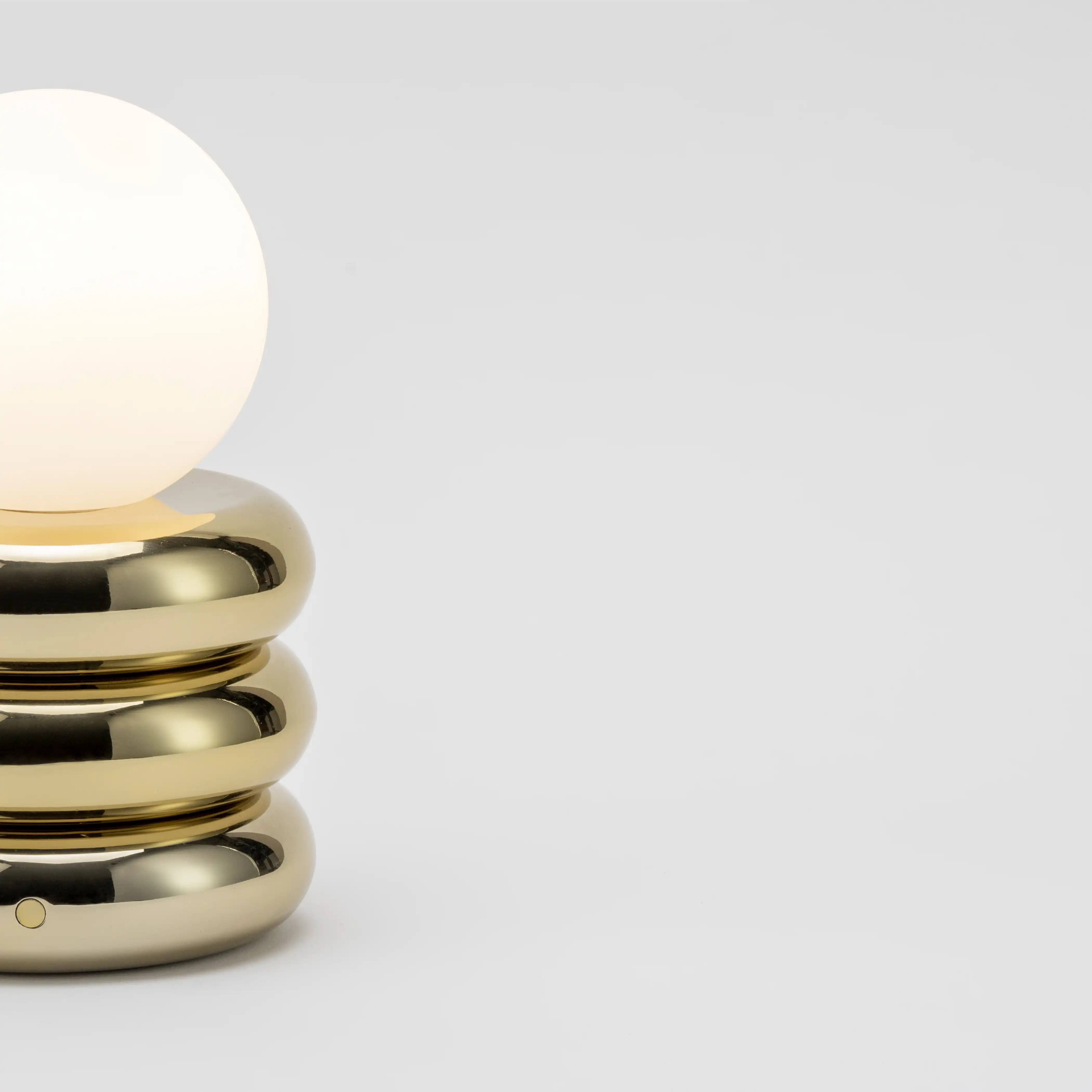 houseof Cordless Table Lamp | Brass - Image 7