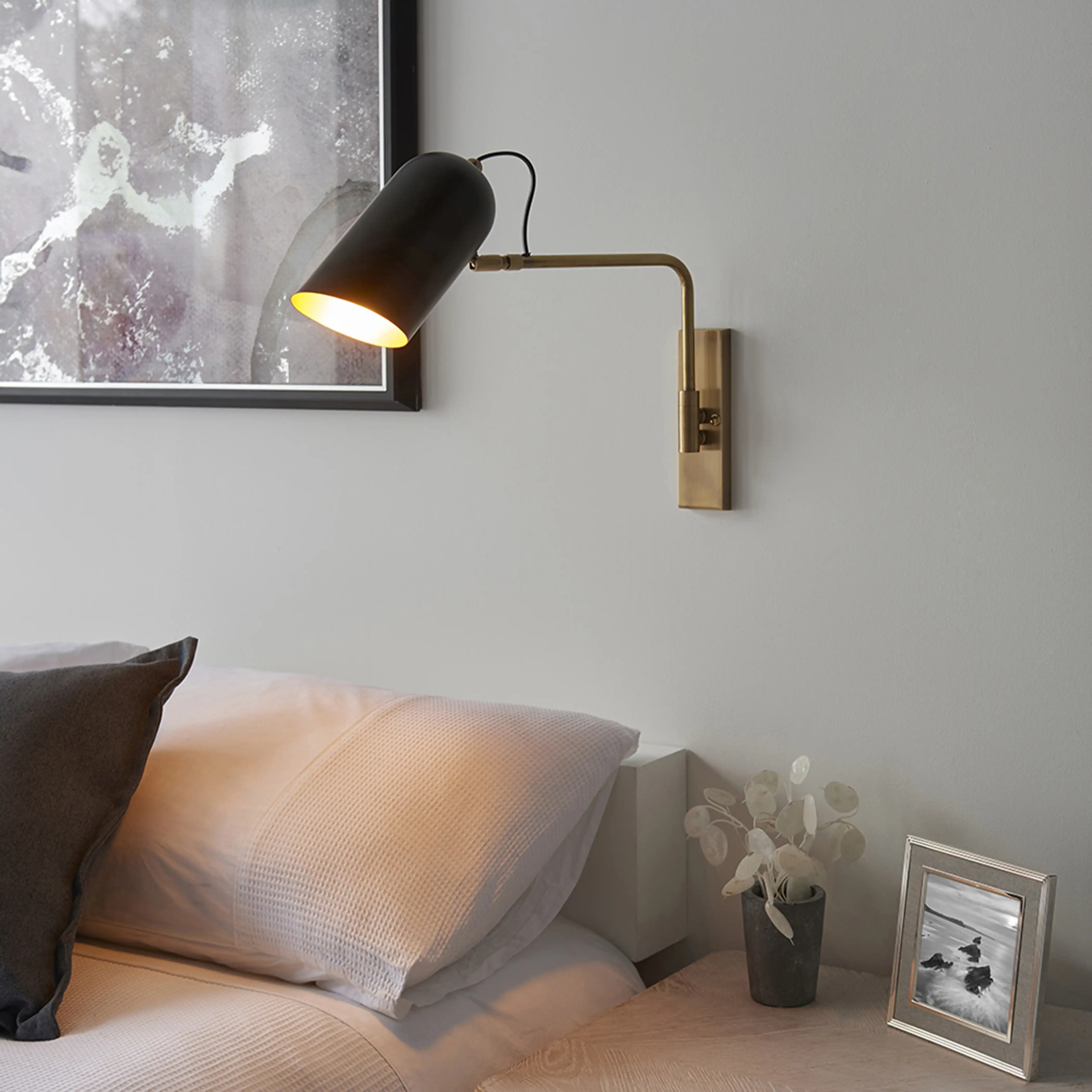 Navren Wall Light | Black & Vintage Brass - Image 3
