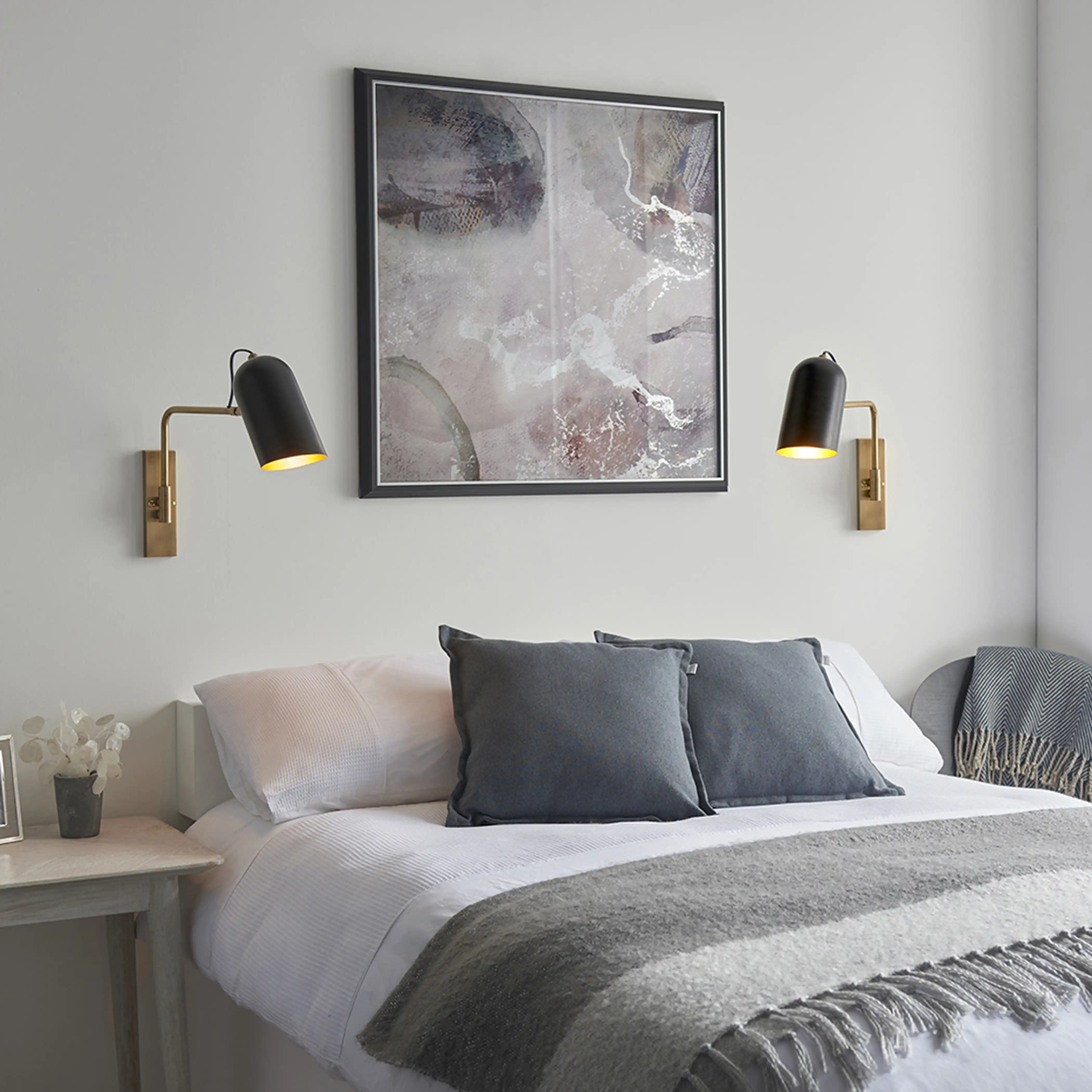 Navren Wall Light | Black & Vintage Brass - Image 4