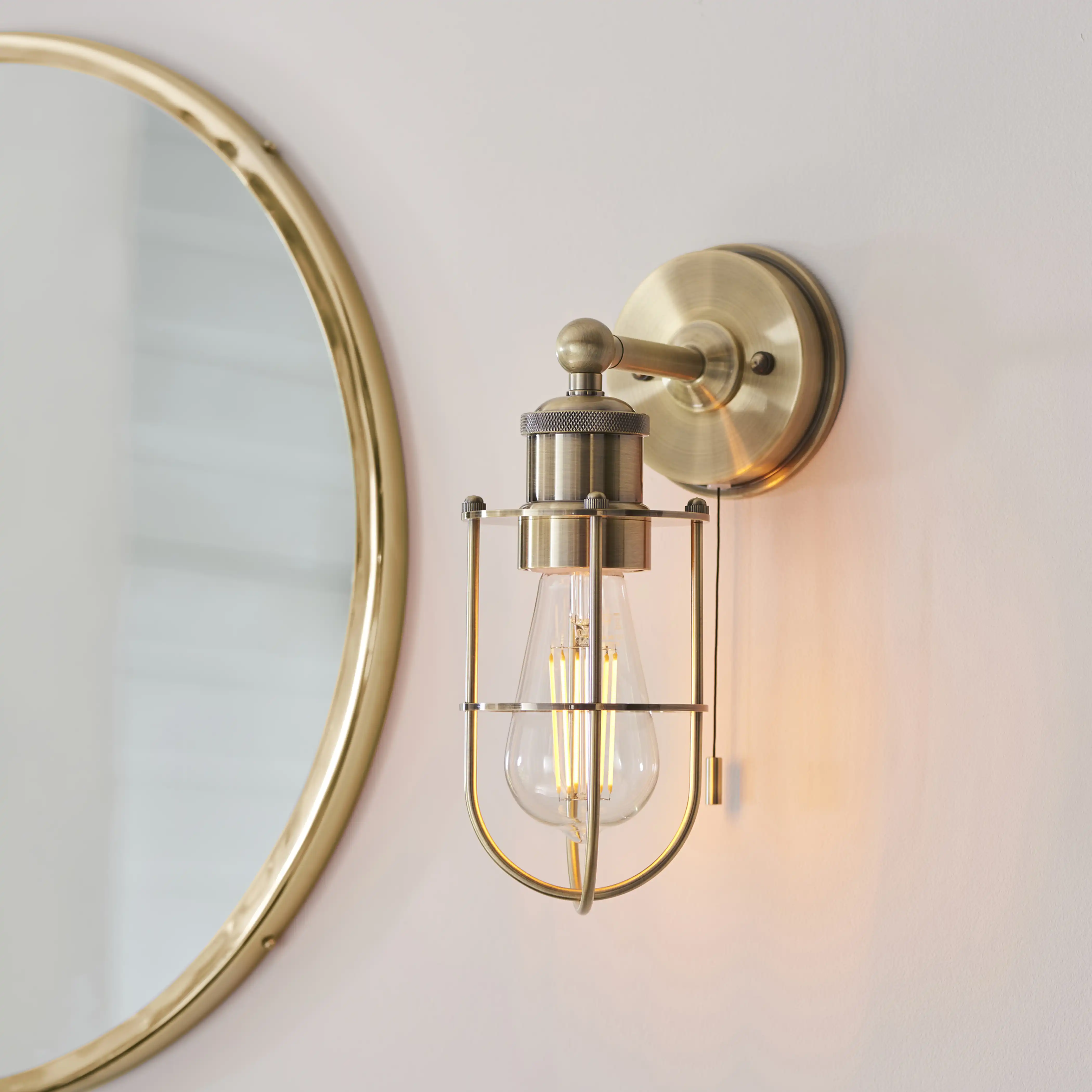 Portman Bathroom Wall Light | Brass - Image 3