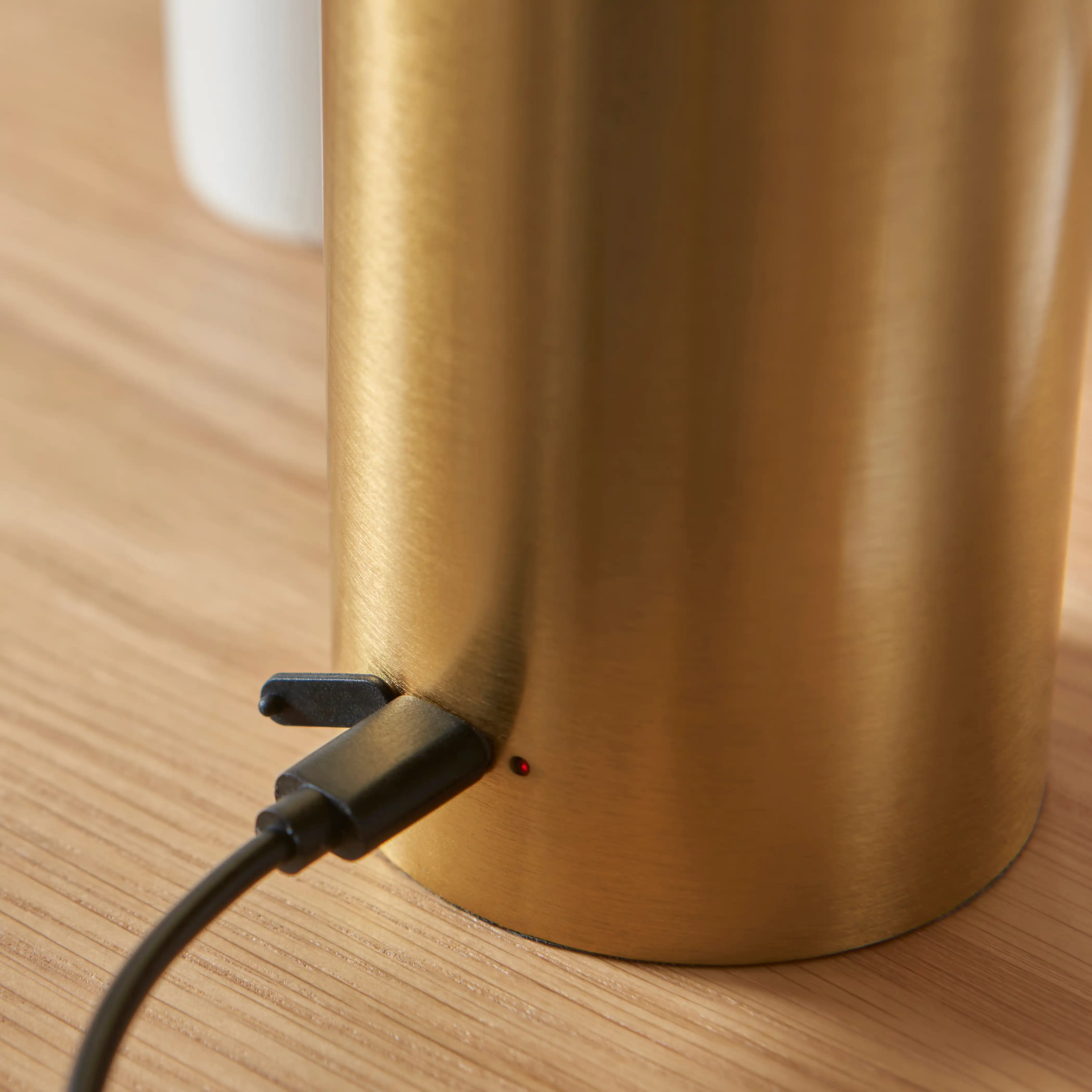 Raynes Rechargeable Table Lamp | Brass - Image 4
