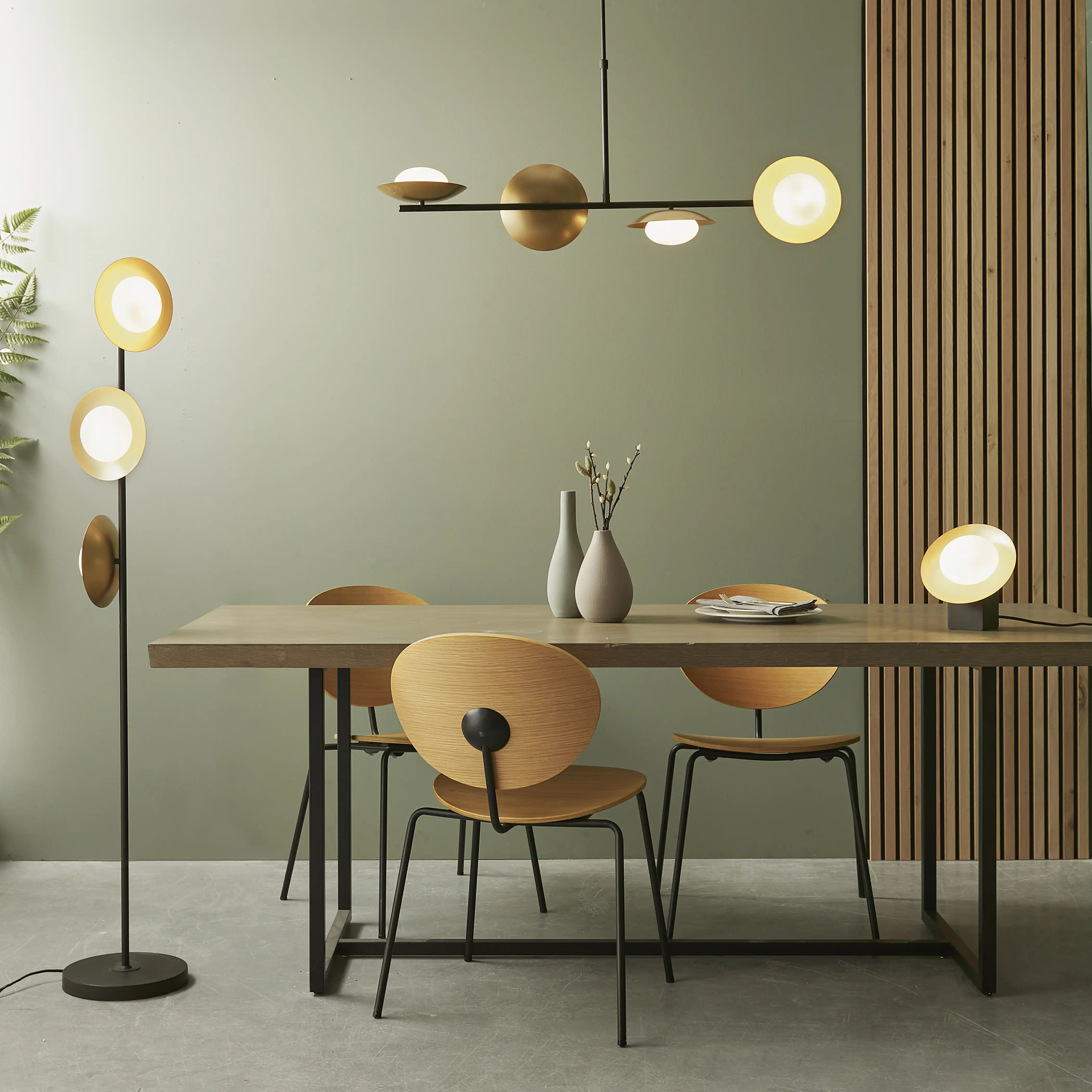 Temuka 4 Light Pendant Light | Brass & Black - Image 4