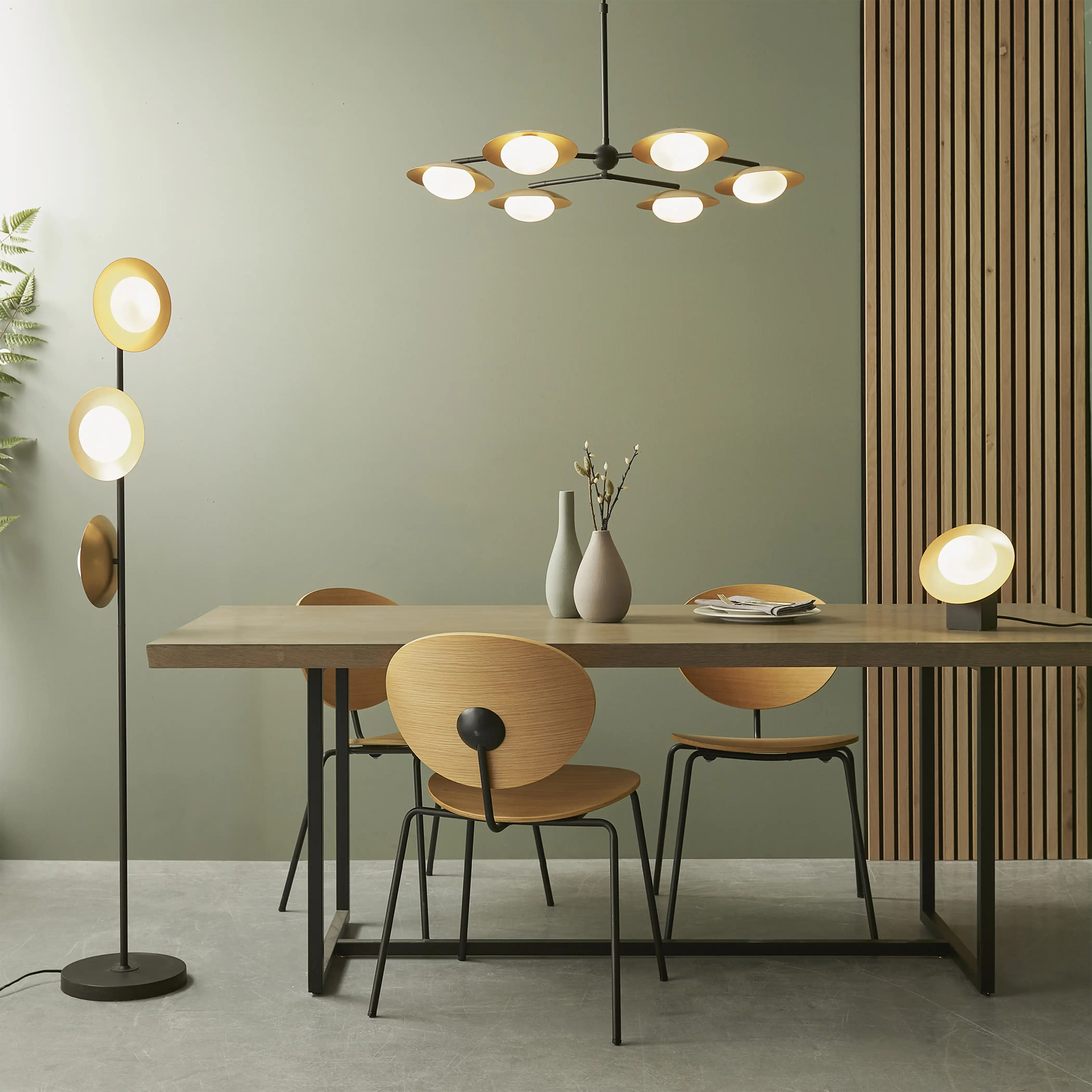 Temuka Table Lamp | Brass & Black - Image 4
