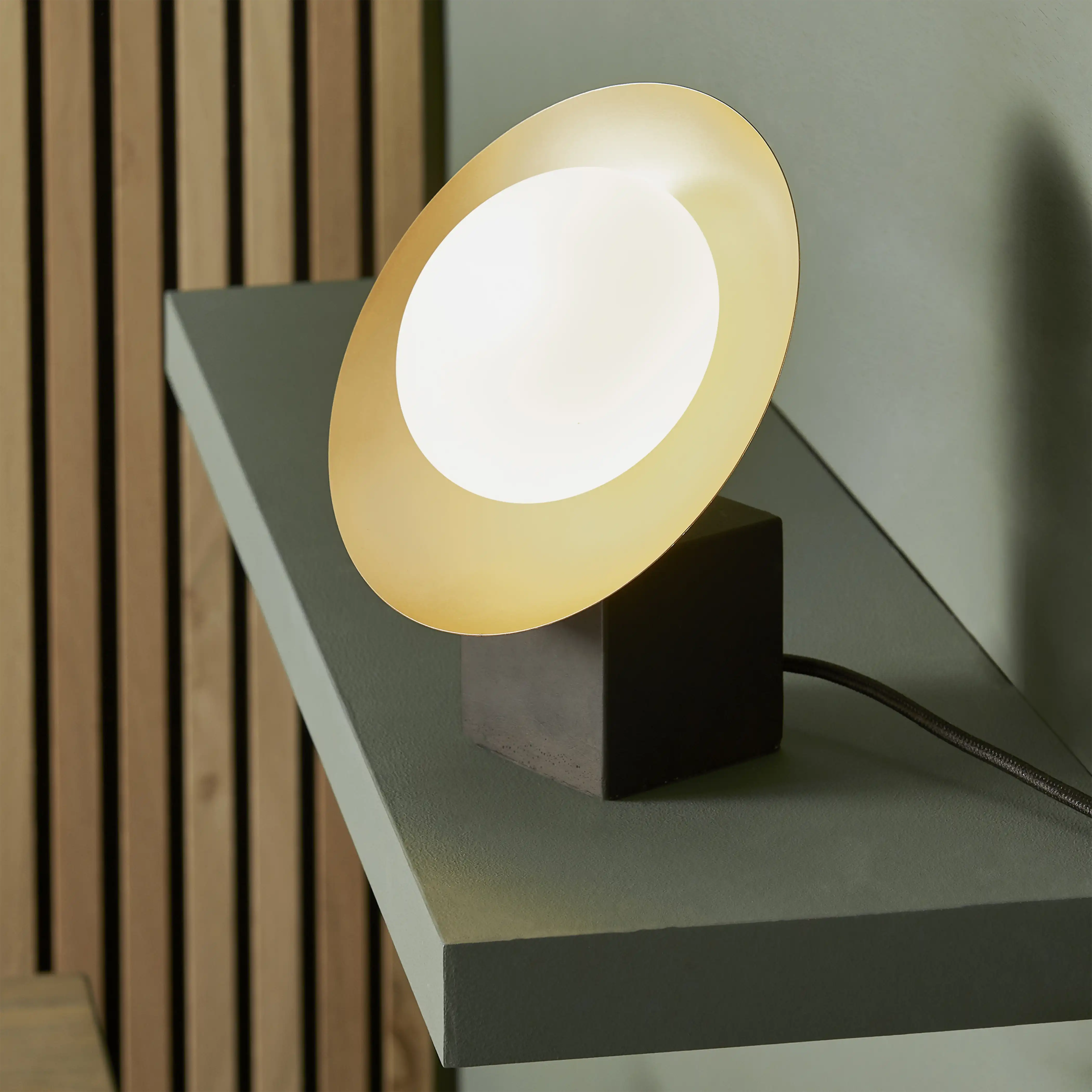 Temuka Table Lamp | Brass & Black - Image 5